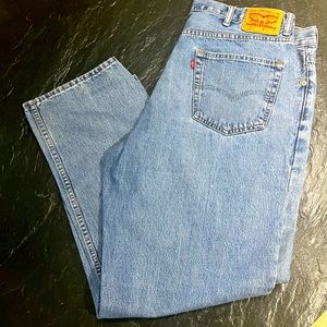 Mens Levi’s 550 denim blue jeans size 42 x 32